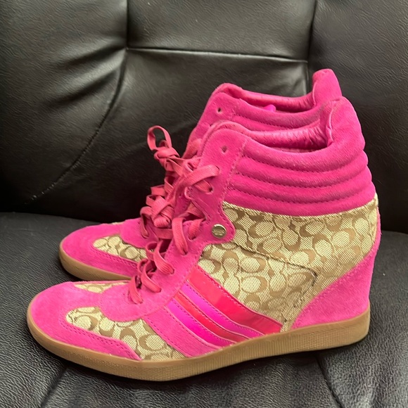 Coach Wedge Sneaker Bootie Women's 7M Pink Suede Signature Logo Y2K Sporty. - Picture 1 of 7